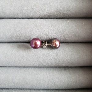 Vantel Pearl's Tiny Treasure Earrings